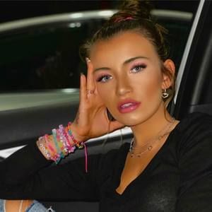 Meet your Posher, Kaitlynn